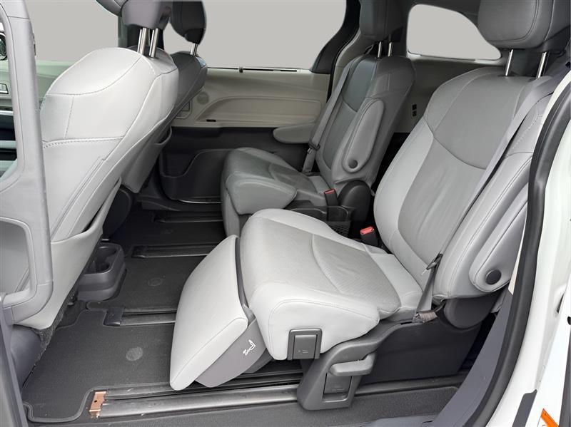 Toyota Sienna Limited 7-Passenger 2022