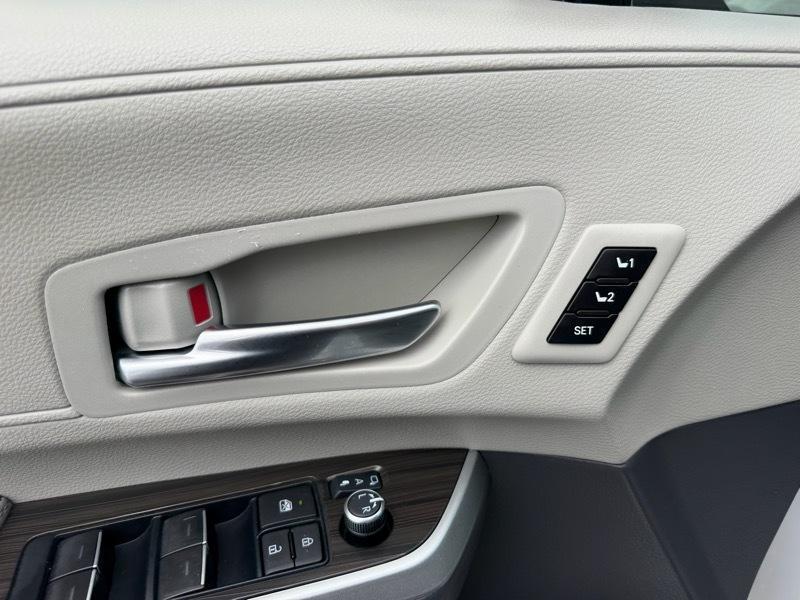 Toyota Sienna Limited 7-Passenger 2022