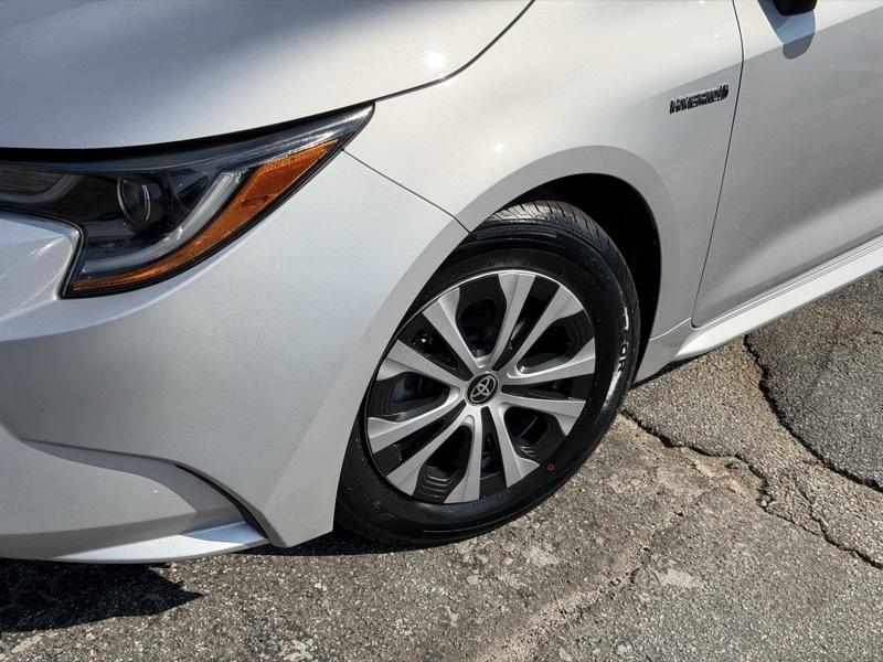 Toyota Corolla LE Hybrid 2021