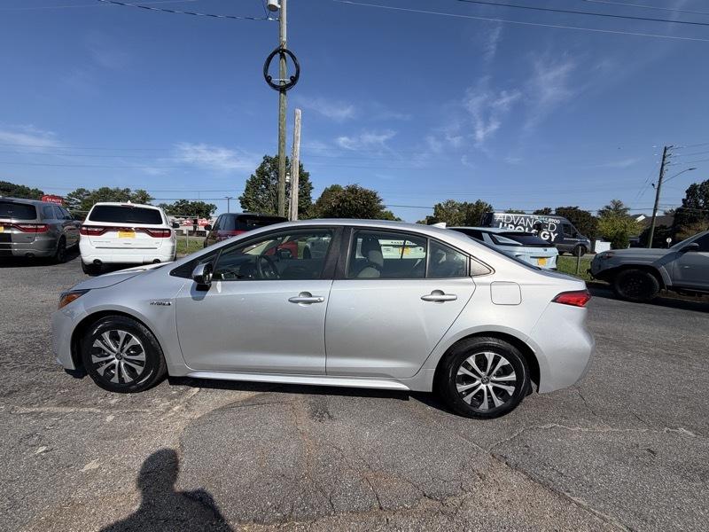 Toyota Corolla LE Hybrid 2021
