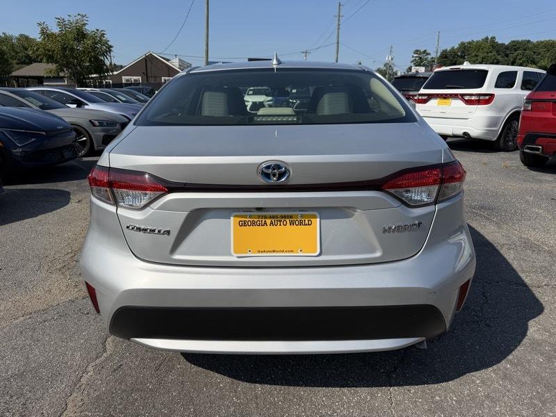 Toyota Corolla LE Hybrid 2021