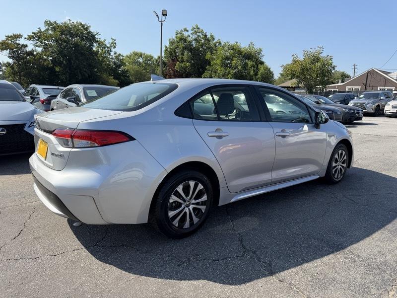 Toyota Corolla LE Hybrid 2021