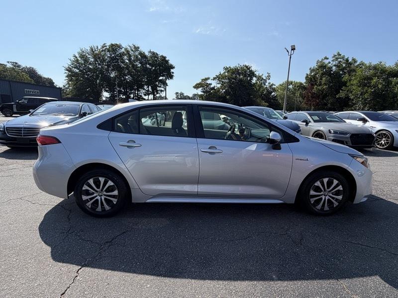 Toyota Corolla LE Hybrid 2021