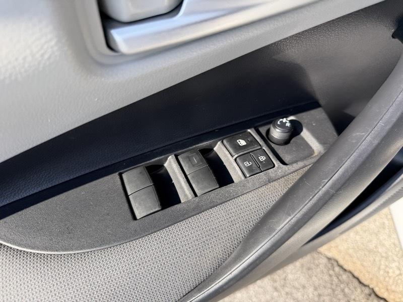 Toyota Corolla LE Hybrid 2021