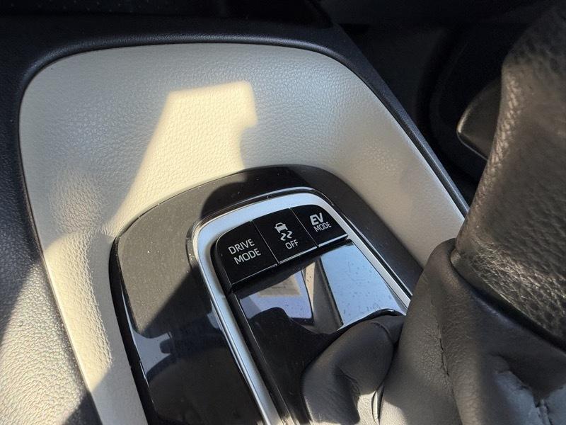 Toyota Corolla LE Hybrid 2021