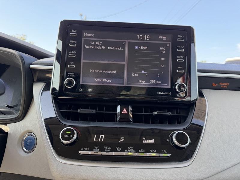 Toyota Corolla LE Hybrid 2021