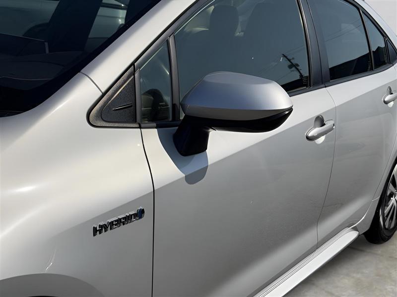Toyota Corolla LE Hybrid 2021