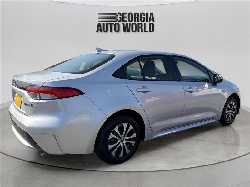 Toyota Corolla LE Hybrid 2021