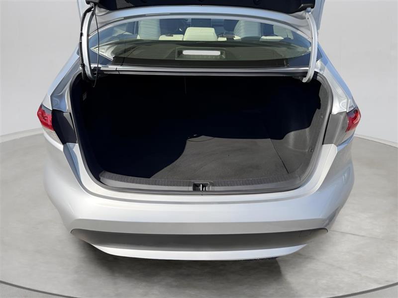 Toyota Corolla LE Hybrid 2021