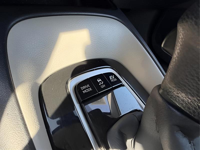 Toyota Corolla LE Hybrid 2021