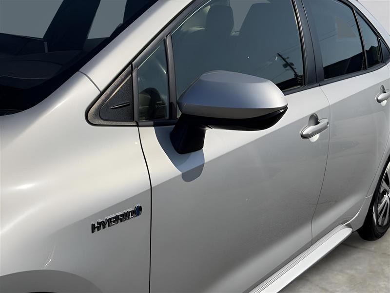Toyota Corolla LE Hybrid 2021