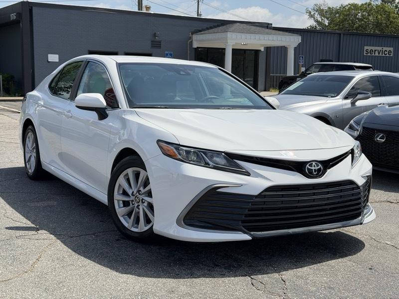Toyota Camry LE 2021