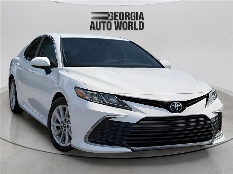 Toyota Camry LE 2021