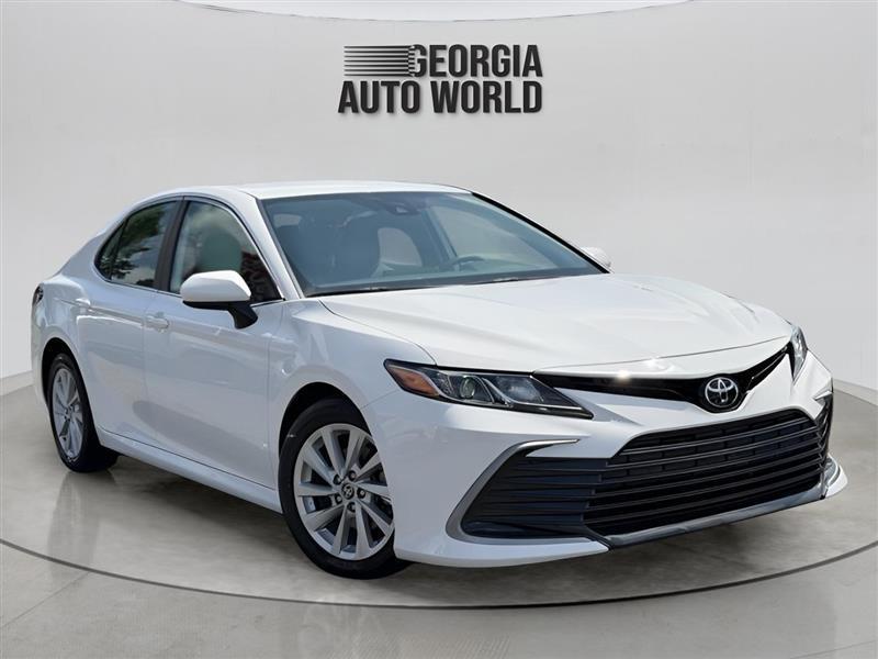 Toyota Camry LE 2021