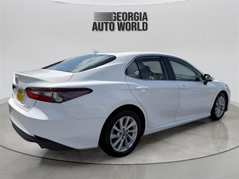 Toyota Camry LE 2021