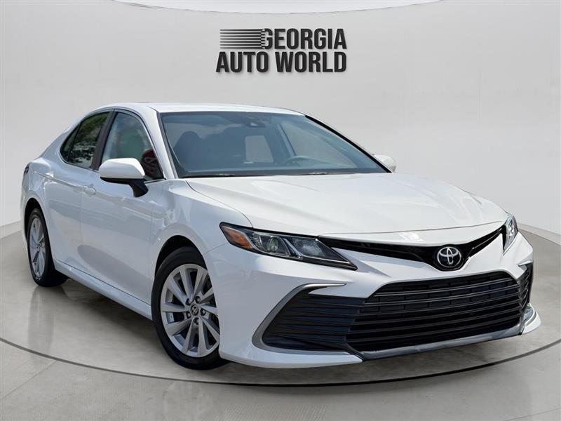 Toyota Camry LE 2021