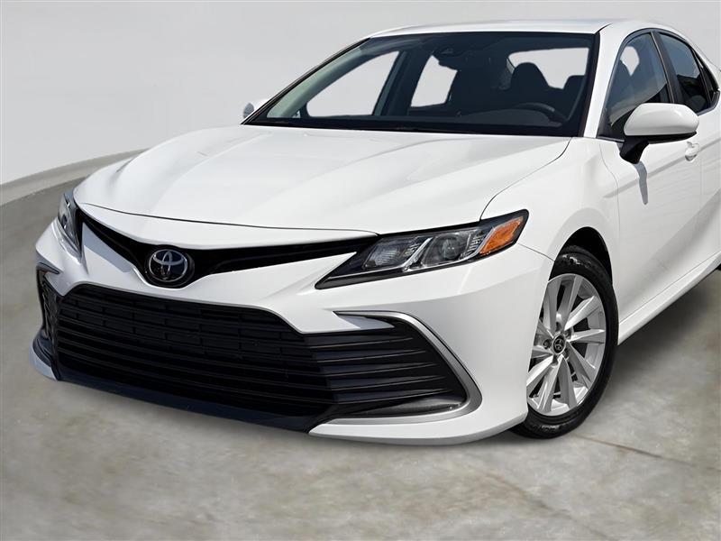 Toyota Camry LE 2021