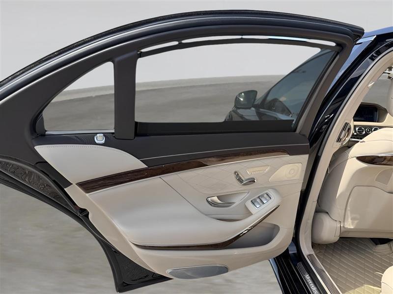 Mercedes-Benz S-Class S550 2015