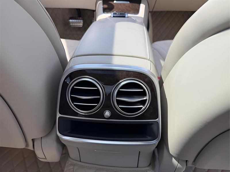 Mercedes-Benz S-Class S550 2015