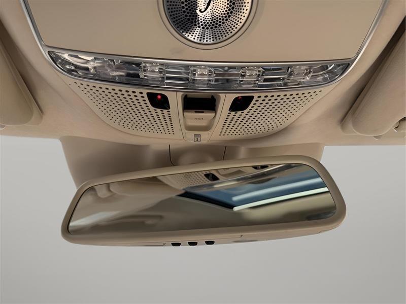 Mercedes-Benz S-Class S550 2015