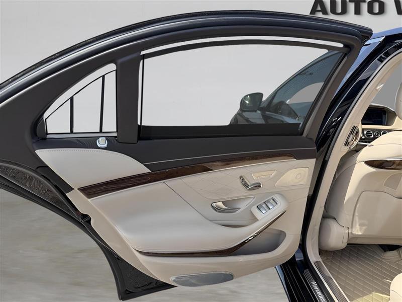 Mercedes-Benz S-Class S550 2015