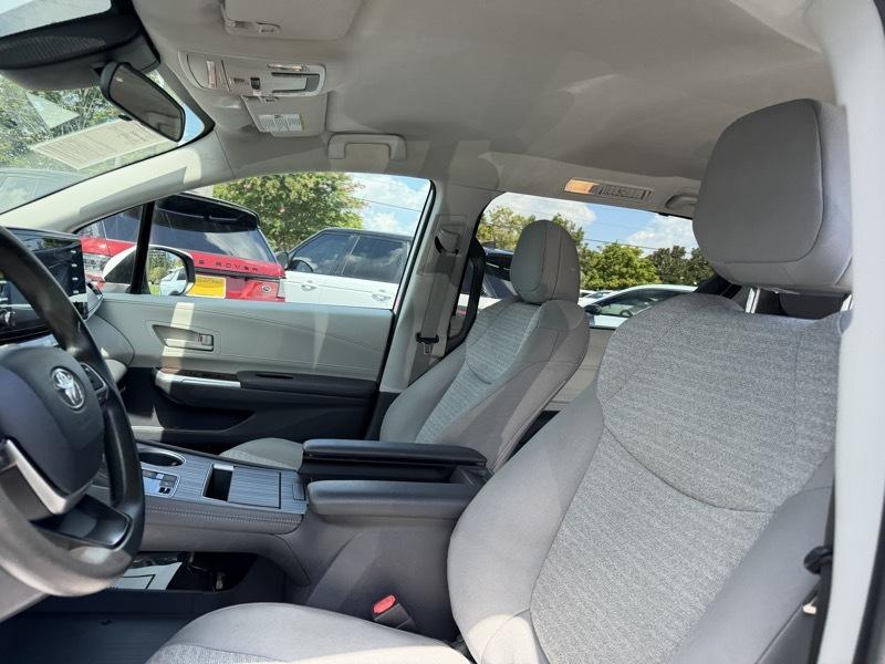 Toyota Sienna LE 8-Passenger 2021
