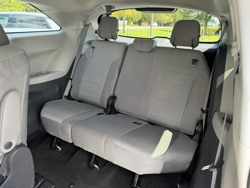 Toyota Sienna LE 8-Passenger 2021