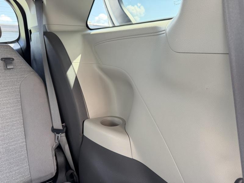 Toyota Sienna LE 8-Passenger 2021