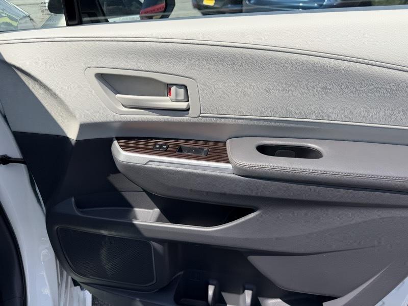 Toyota Sienna LE 8-Passenger 2021