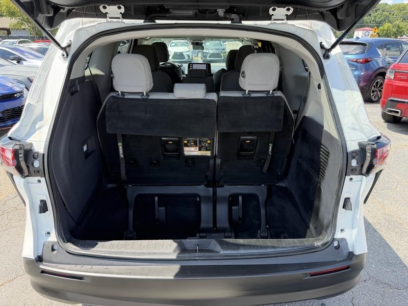 Toyota Sienna LE 8-Passenger 2021