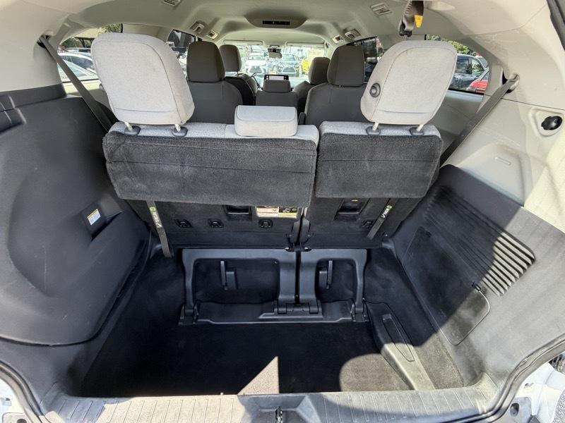 Toyota Sienna LE 8-Passenger 2021