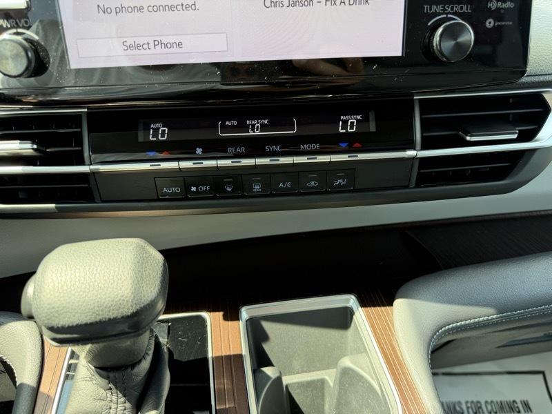 Toyota Sienna LE 8-Passenger 2021