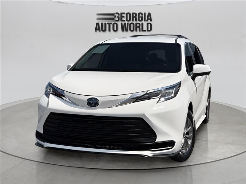 Toyota Sienna LE 8-Passenger 2021