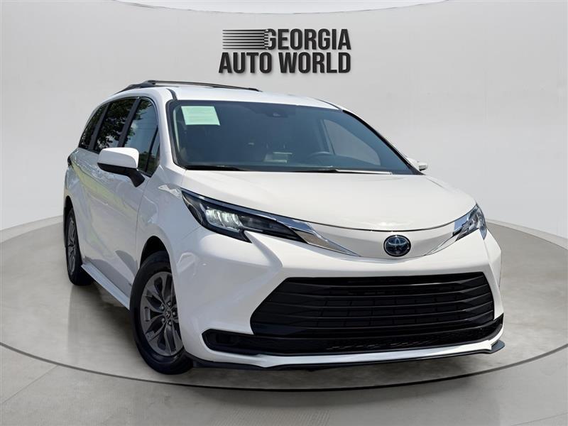 Toyota Sienna LE 8-Passenger 2021