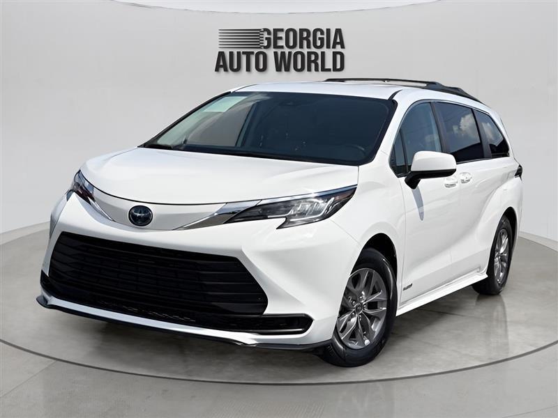 Toyota Sienna LE 8-Passenger 2021