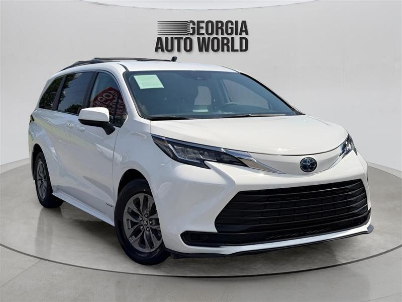 Toyota Sienna LE 8-Passenger 2021