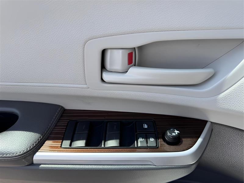 Toyota Sienna LE 8-Passenger 2021