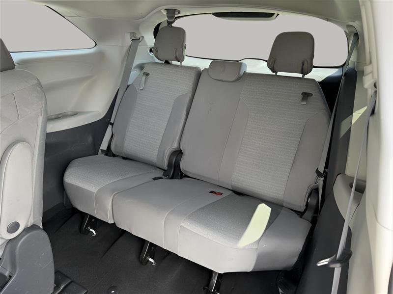 Toyota Sienna LE 8-Passenger 2021