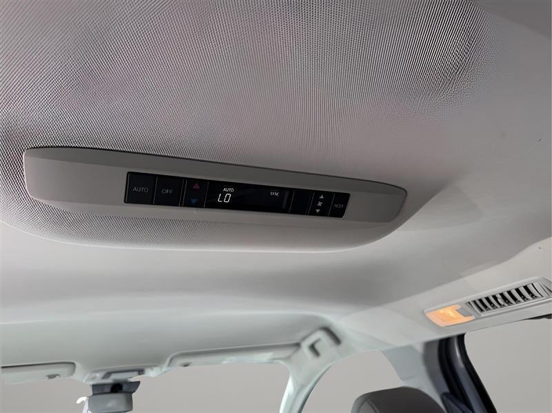 Toyota Sienna LE 8-Passenger 2021