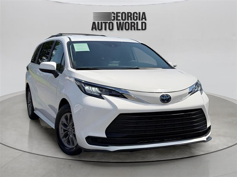 Toyota Sienna LE 8-Passenger 2021