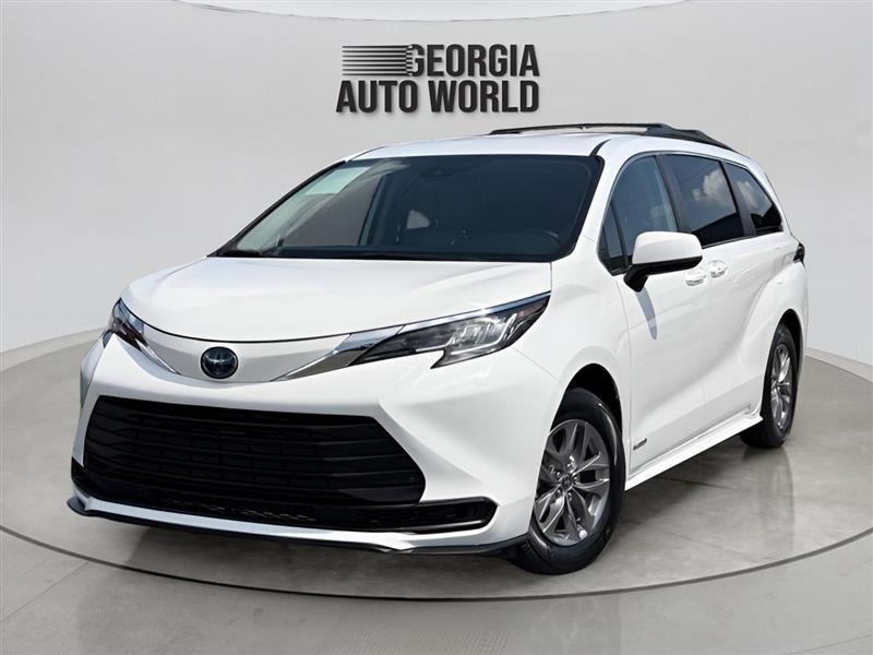 Toyota Sienna LE 8-Passenger 2021