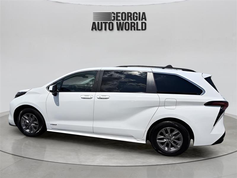 Toyota Sienna LE 8-Passenger 2021