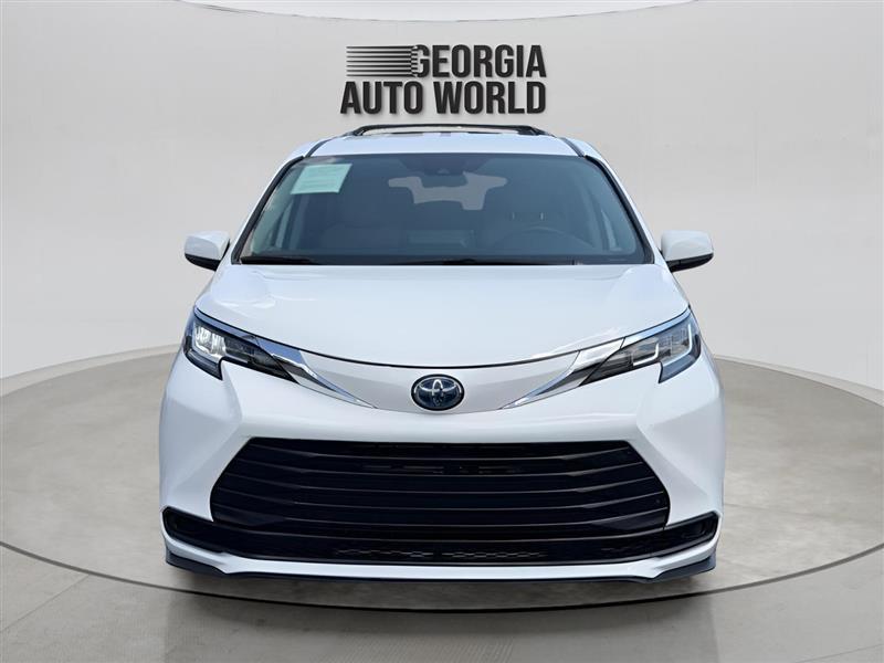 Toyota Sienna LE 8-Passenger 2021