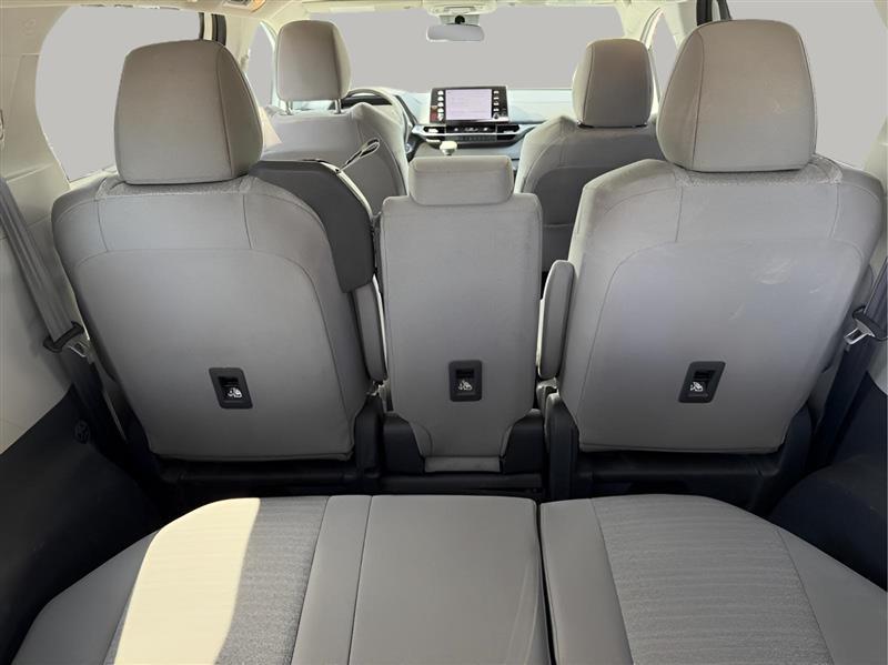 Toyota Sienna LE 8-Passenger 2021