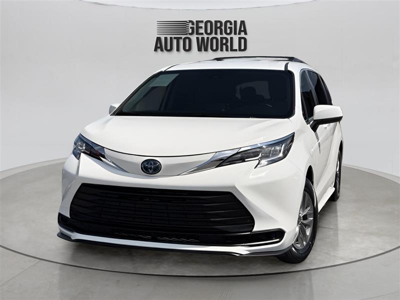 Toyota Sienna LE 8-Passenger 2021