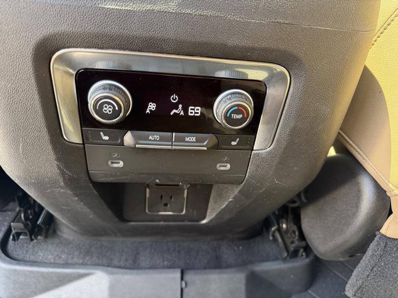 Chevrolet Suburban Premier 2021