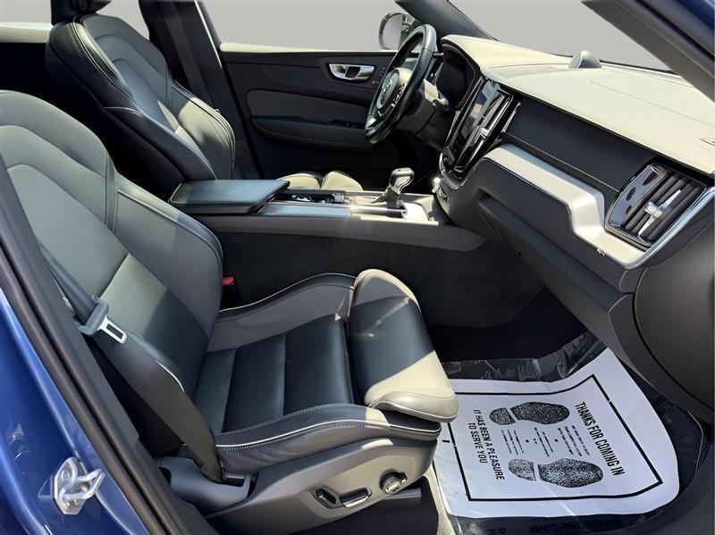 Volvo XC60 T5 R-Design 2021
