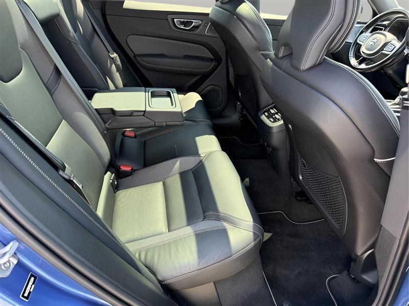 Volvo XC60 T5 R-Design 2021