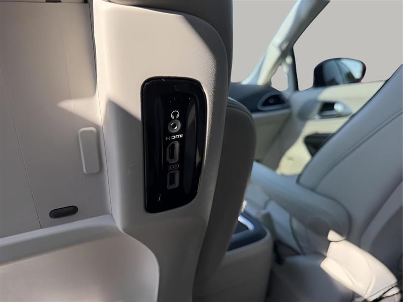 Chrysler Pacifica Hybrid Limited 2018