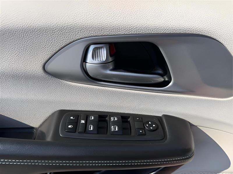 Chrysler Pacifica Hybrid Limited 2018